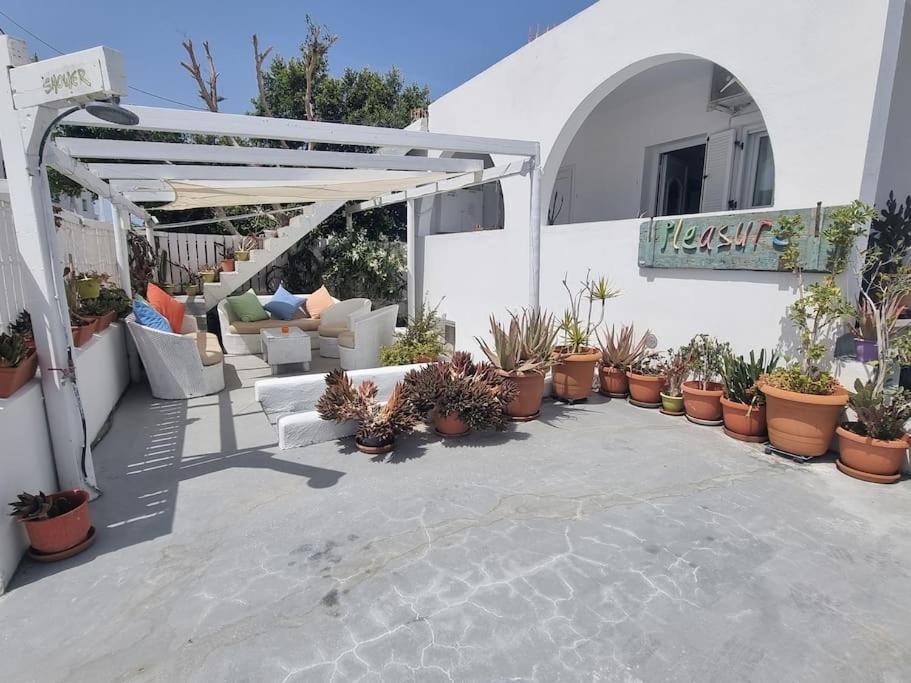 Pleasure Black Beach Perissa  Exterior photo
