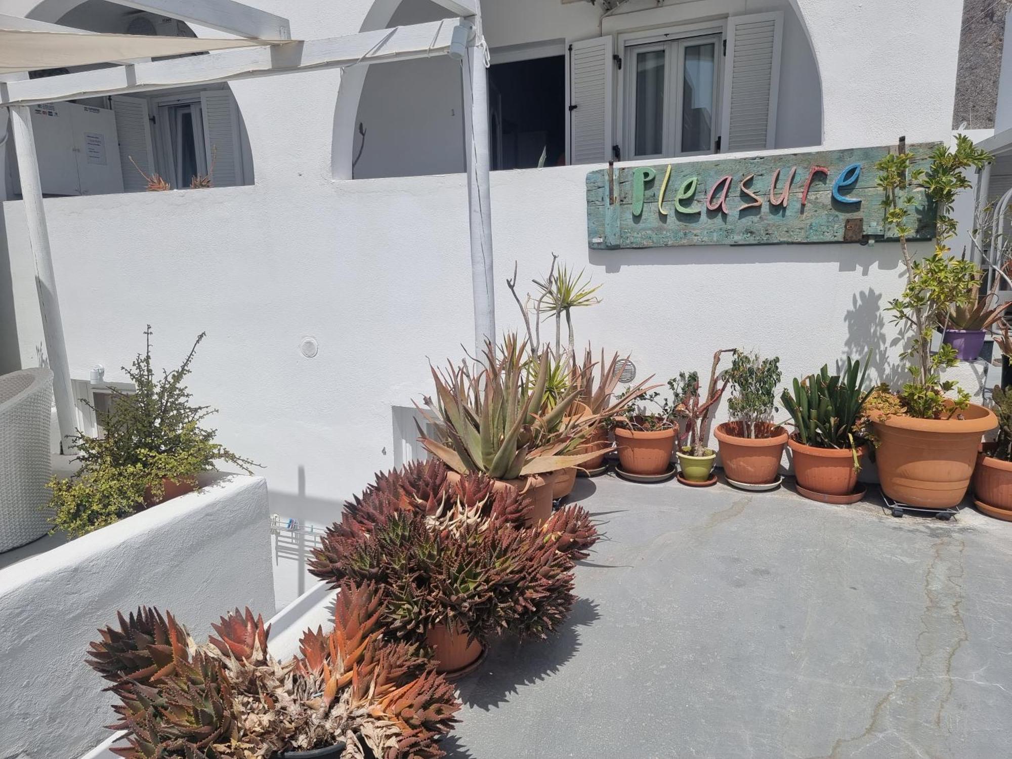Pleasure Black Beach Perissa  Exterior photo